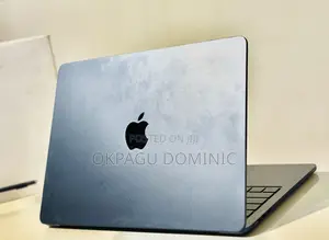 Laptop Apple MacBook Air 2024 M3 13-Inch 8GB Apple M1 SSD 256GB