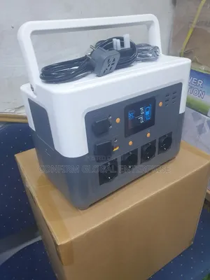 1800w Solar Generator With 300w Solar Panel