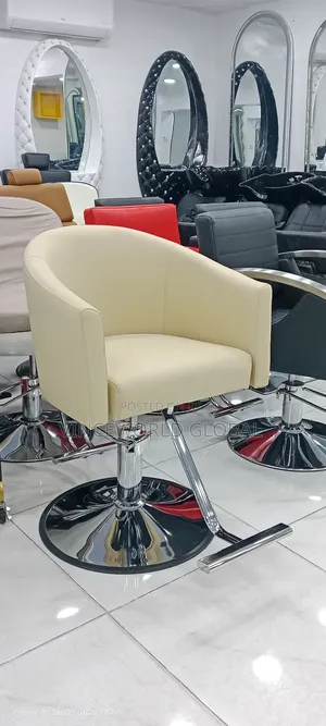 High-Durability Cream Salon Chair
