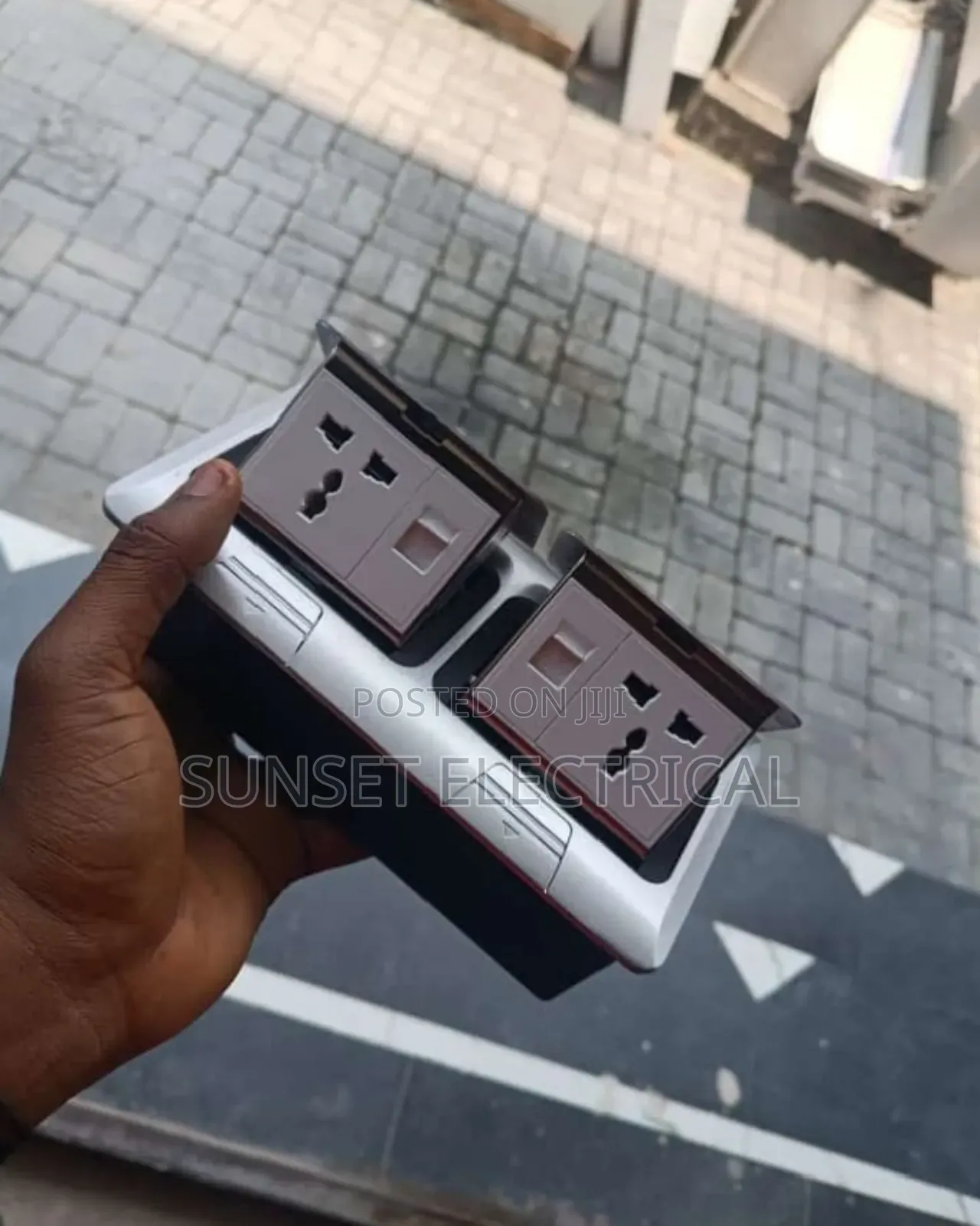 Pop Up Floor Box With 2 Multi Socket and 2 Data