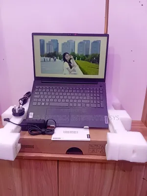 New Laptop Lenovo IdeaPad Z570 8GB Intel Core i3 SSD 256GB