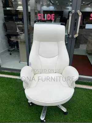 New Model Executive Office Swivel Chair Pure White Full Cushion