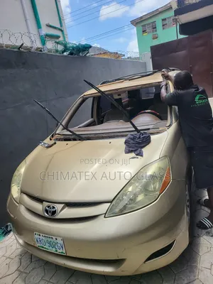 Toyota Sienna 2008 Windscreen Glass Available