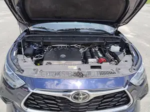 Toyota Highlander Limited 2021 Blue