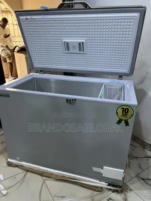 Scanfrost 300l Chest Freezer With Interior Light and Lock Feature