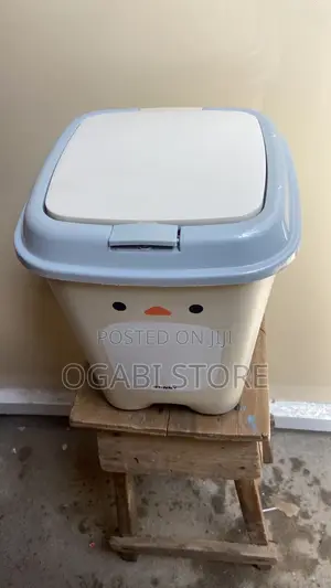 Cute Penguin Design Waste Bin