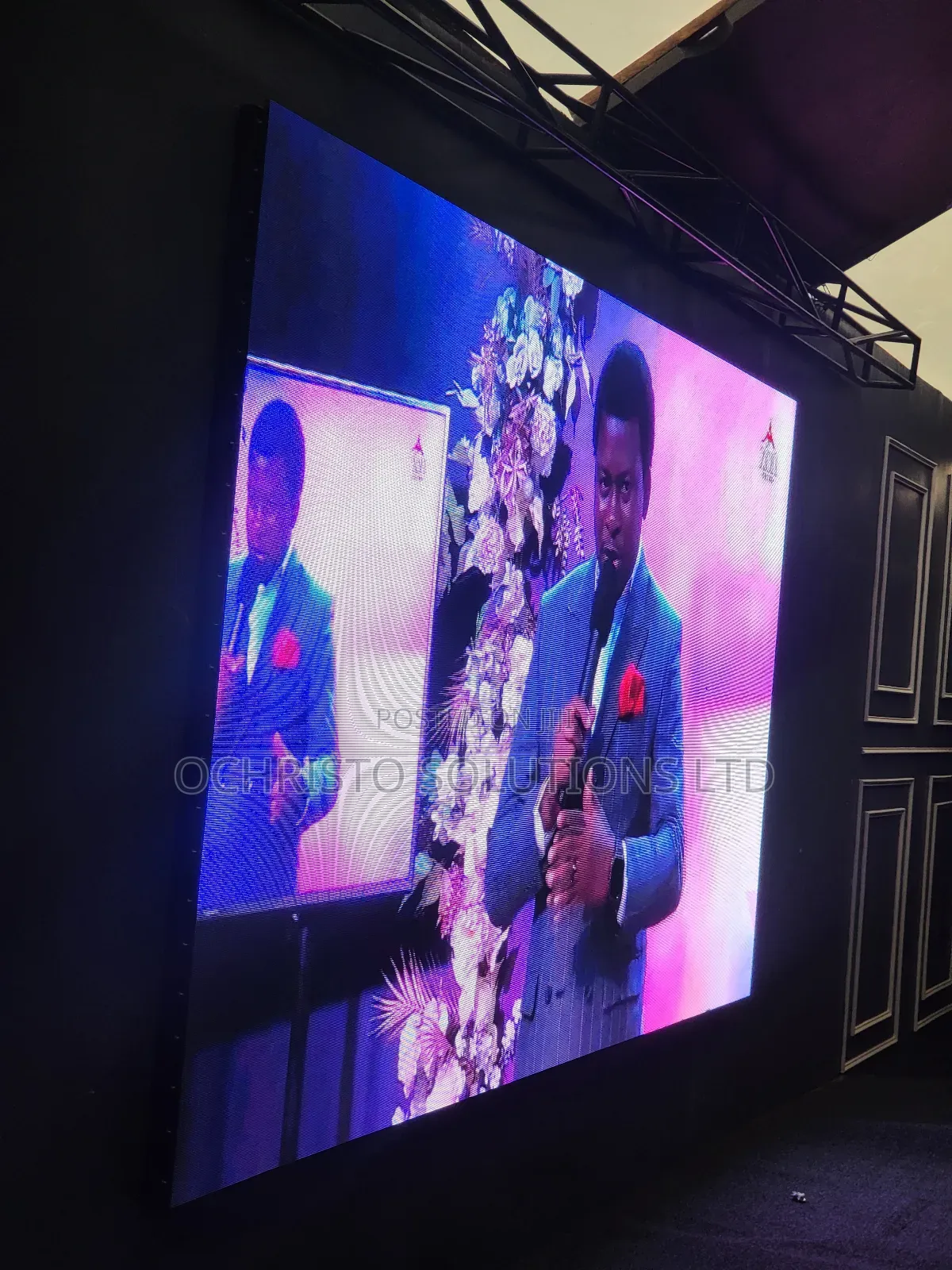 Studio Screen