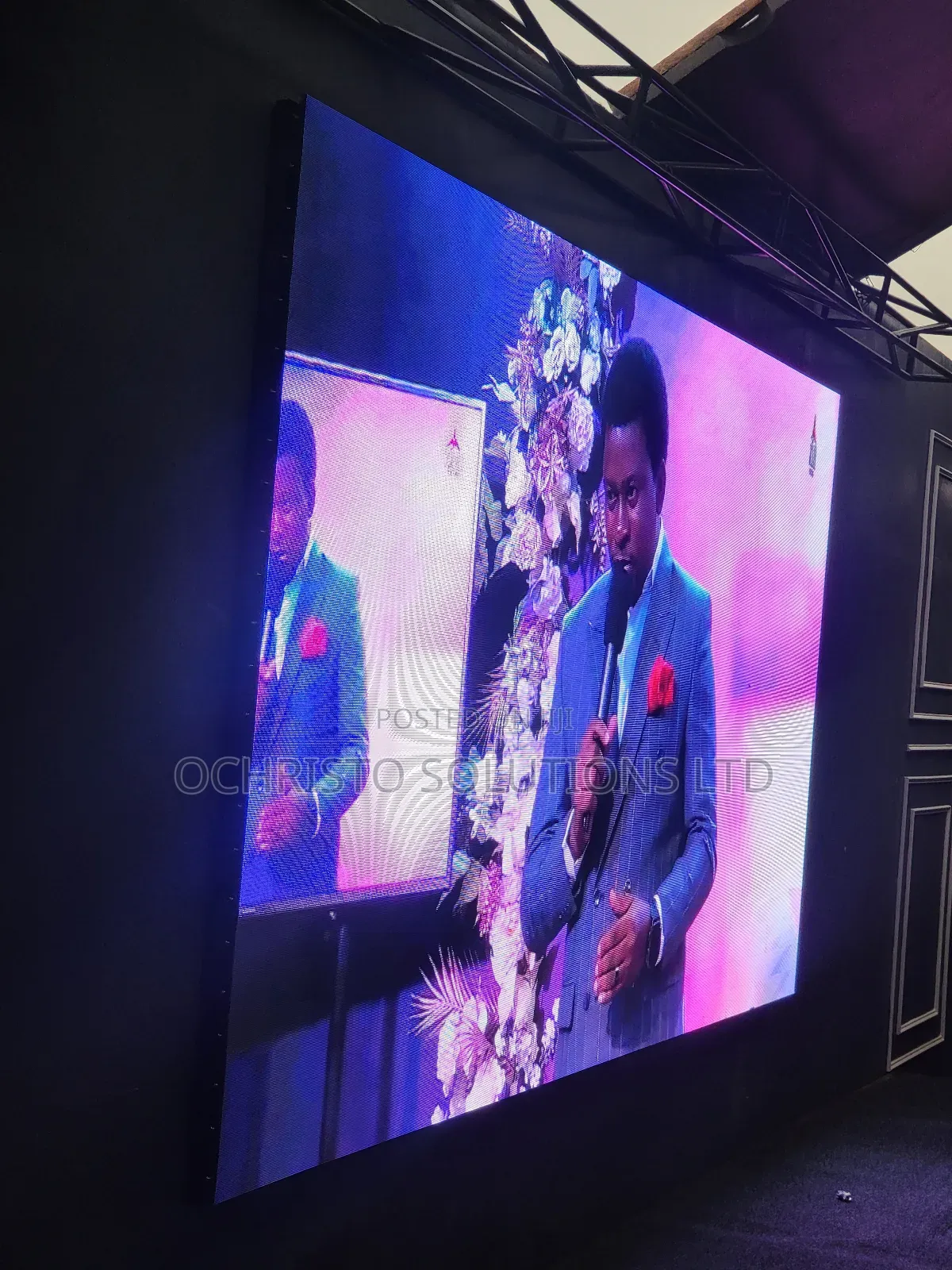 Studio Screen