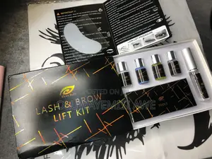 Brow Lamination With Tint
