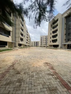Furnished 3bdrm Block of Flats in Off.Ogunlanu Drive. for sale
