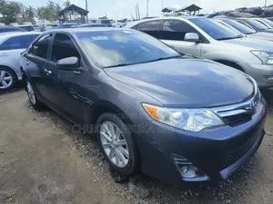 Toyota Camry XLE 4dr Sedan (3.5L 6cyl 6A) 2014 Gray