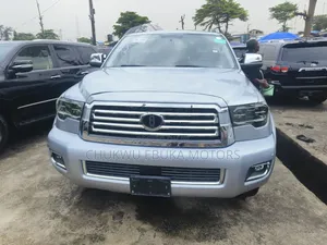 Toyota Sequoia Platinum 4dr SUV 4WD (5.7L 8cyl 6A) 2016 Silver