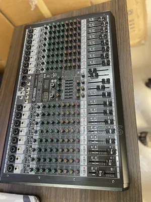 Yamaha 16 Channels Mixer