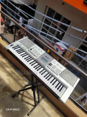 Yamaha PSR E403