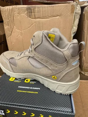 Safety Jogger Fuji S3s Mid Safety Shoe.