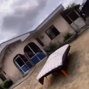 3bdrm Bungalow in Bendel Estate, Warri for sale