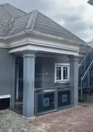 4bdrm Bungalow in Nigercat Warri for sale