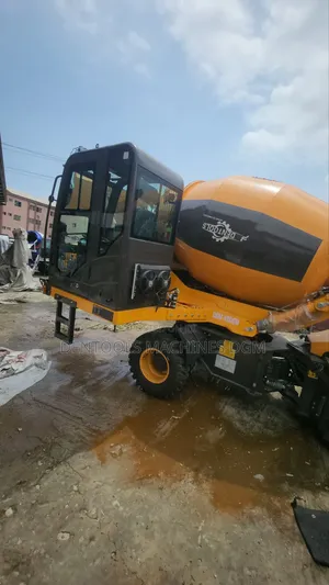 Mobile Selfloader Concrete Mixer Truck 4cubic