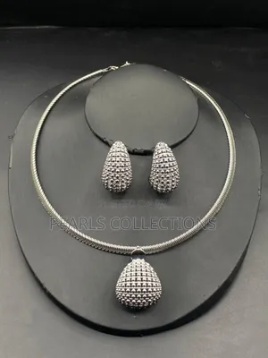 Elegant Silver Jewelry Set for Women