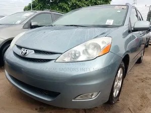 Toyota Sienna XLE Limited FWD 2006 White
