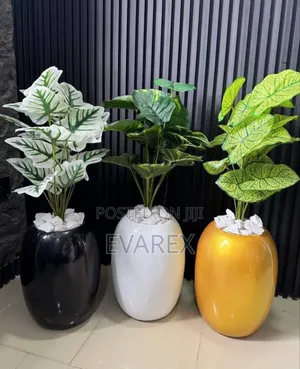 Decor Artificial Flower With Egg Flower Pot, Fibre Glass