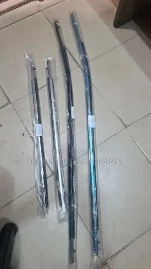 Down Door Glass Chrome - Camry 2018