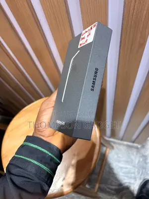 New Samsung Galaxy S25 256 GB