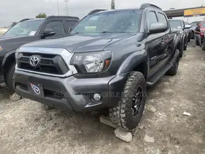 Toyota Tacoma V6 4dr Double Cab 4WD 5.0 ft. SB (4.0L 6cyl 5A) 2015 Gray