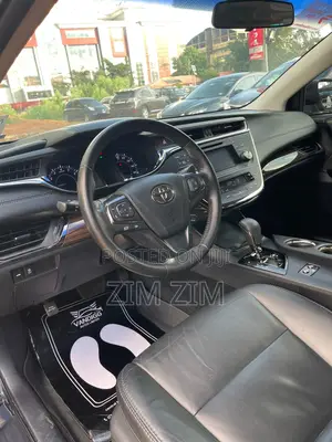 Toyota Avalon XLE Sedar FWD (3.5L 6cyl 6A) 2013 Black