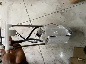 Complete Fuel Pump 77020-60540 Toyota Land Cruiser Lexus Lx570 015-019
