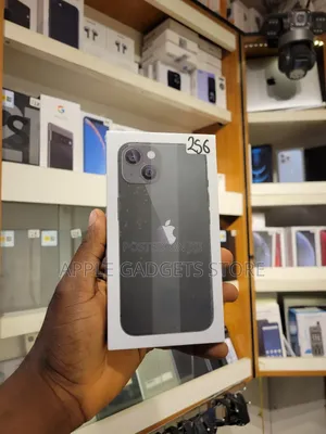 New Apple iPhone 13 256 GB Green