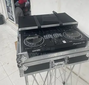 Rev1 Dj Controller, Flight Case Stand
