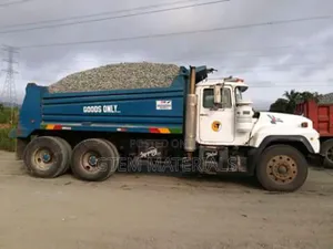 Hard Black Chippings