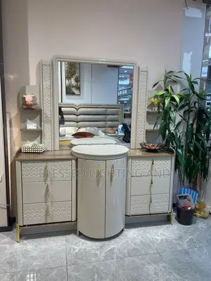 Luxury Makeup Vanity Dresser Set for Modern Bedroom Furniture