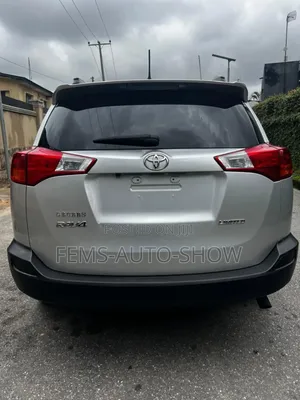 Toyota RAV4 Limited 4dr SUV AWD (2.5L 4cyl 6A) 2015 Silver