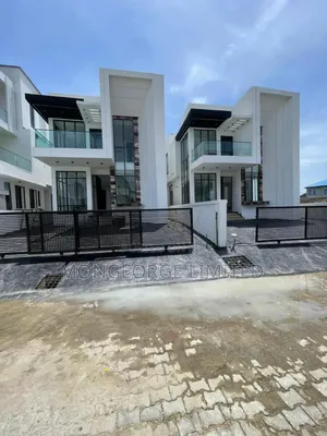 5bdrm Duplex in Chevron for sale