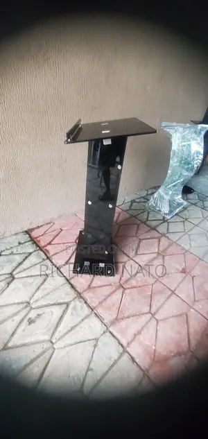 Well Dark in Pulpit