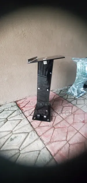 The Round of Glass Pulpit