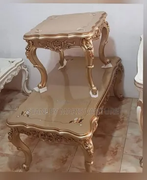 Royal Wooden Center Table With 2 Side Stools