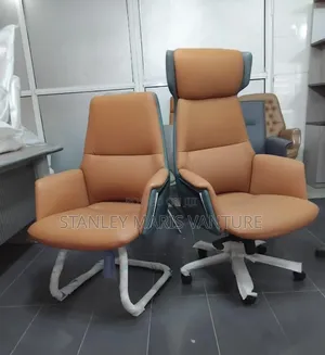Luxurious Manager and Visitor Office Chair Set