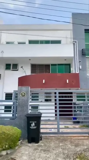 4bdrm Townhouse/Terrace in Diamond Estate, Sangotedo for sale