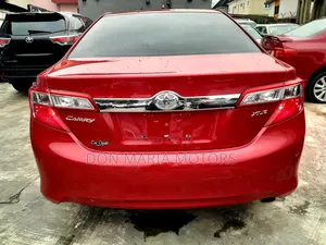 Toyota Camry XLE 4dr Sedan (2.5L 4cyl 6A) 2012 Red