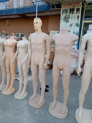 Mannequins/Boutique Hangers
