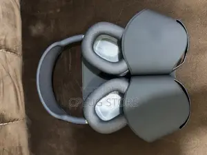 Clean Aesthetic: Apple Airpodmax: Used(Black)