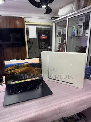 Laptop Apple MacBook Air 2024 M3 15-inch 8GB Apple M3 SSD 256GB