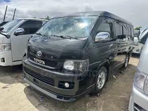 Toyota HiAce 2015 Black