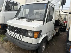 Mercedes-Benz Truck 1998 White