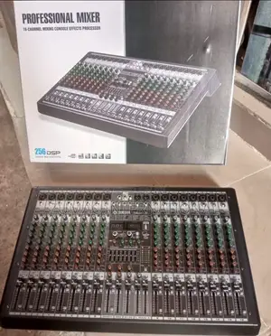 Yamaha 16 Channels Flat Mixer