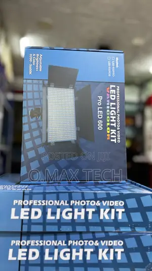 Led Professional Photo Video Light Kit (Led 600 Pro With Stand)