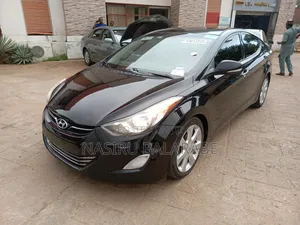 Hyundai Elantra Limited Sedan FWD (1.8L 4cyl 6A) 2013 Black